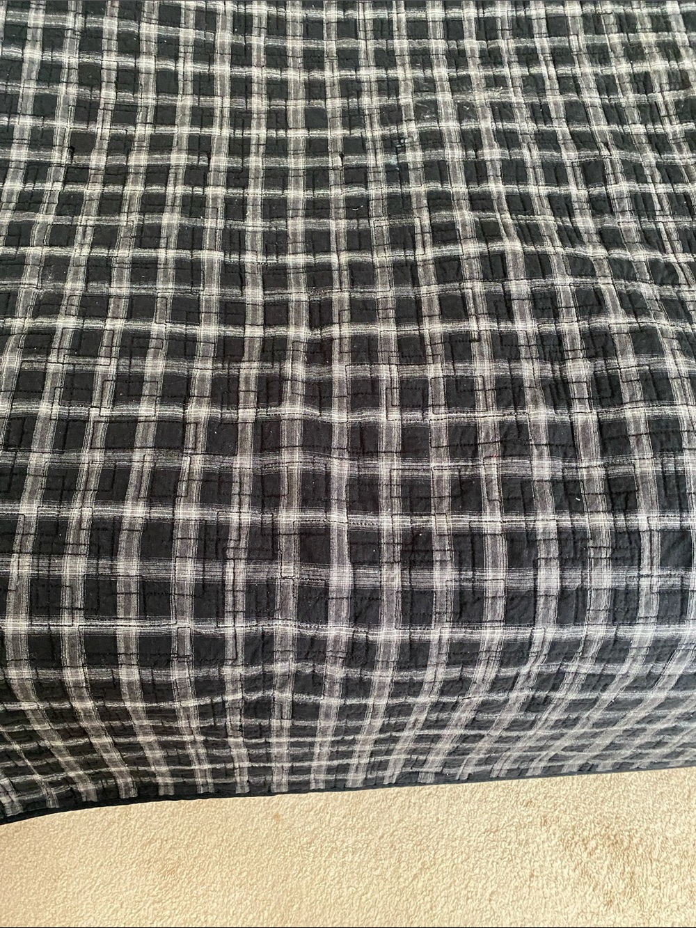 Black & Ivory Patchwork Quilt Full/Queen by Donna Sharp. - Picture 3 of 8